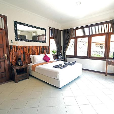 Villa Sanket - Kuta - 6 Bedrooms - 6 Bathrooms - Great Location Eksteriør billede